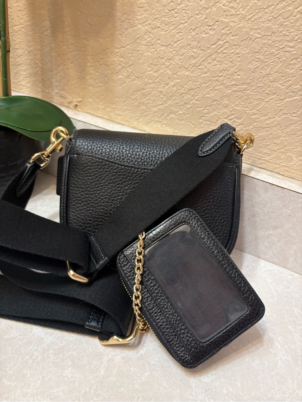 Coach Black Pebbled Leather Crossbody Bag with Coin Pouch - Picture 2 of 9